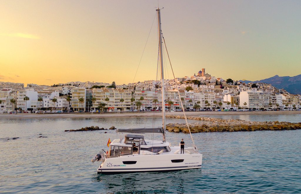 Catamarán en gestión MR. BOAT alquiler