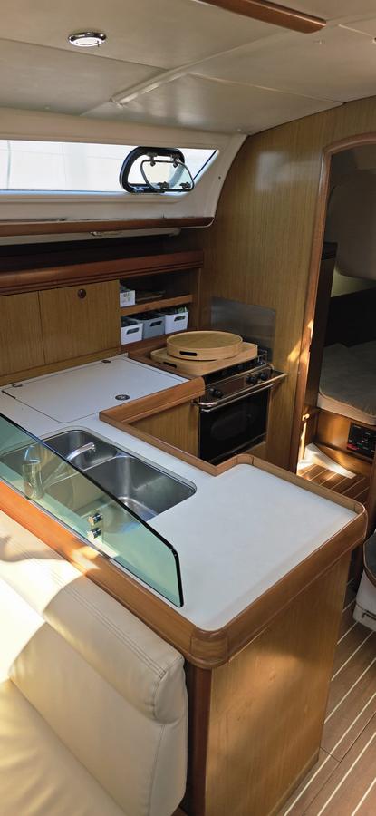 Cocina Moon Jeanneau Sun Odyssey 39i
